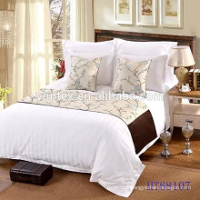 Jacquard hotel bed runners